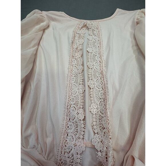 Francesca’s MI AMI Blush Crochet Puff Sleeve Tie Back Blouse Women’s SZ SM NWT - Picture 5 of 9